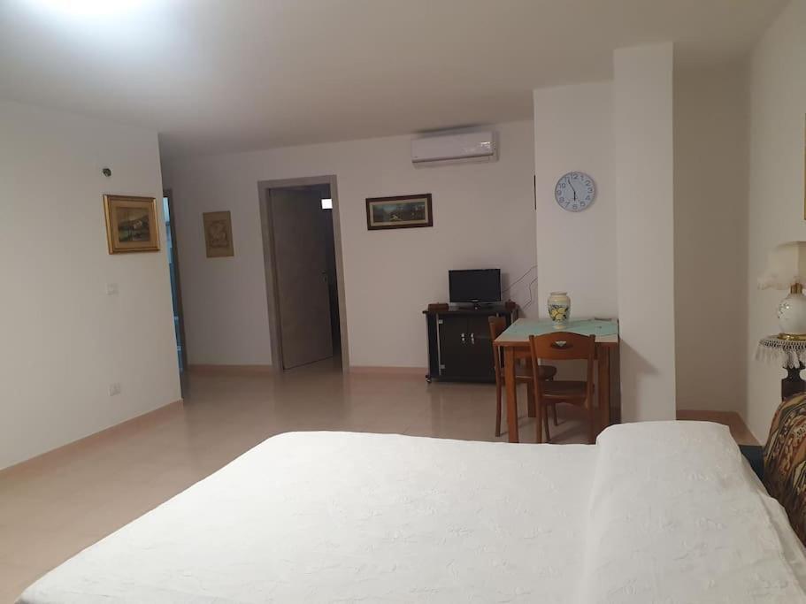 Casa Vacanza Nonna Lina Rosolini Buitenkant foto
